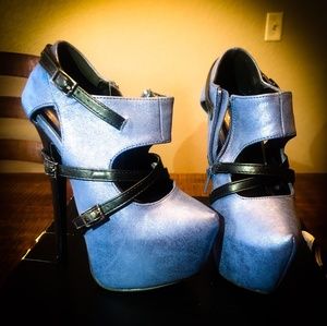 Iridescent navy blue pumps never worn